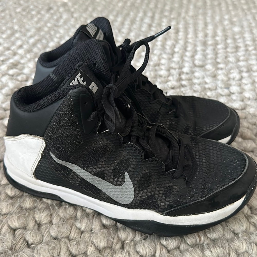 Nike shoes 5.5 size